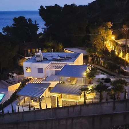 Anavalos Aparthotel 5*