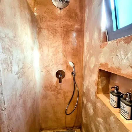 Anavalos Lägenhetshotell 5*