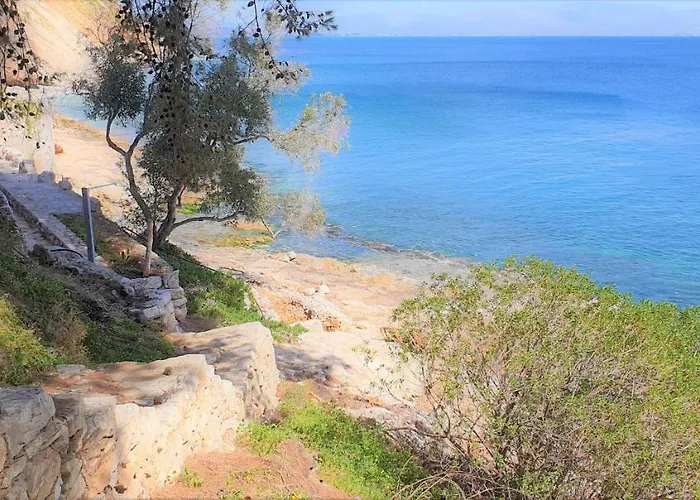 Aparthotel Anavalos Kiveri